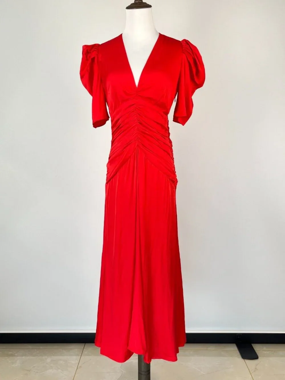 NWOT Farm Rio Red Gathered Midi Dress Size M - Picture 3 of 14